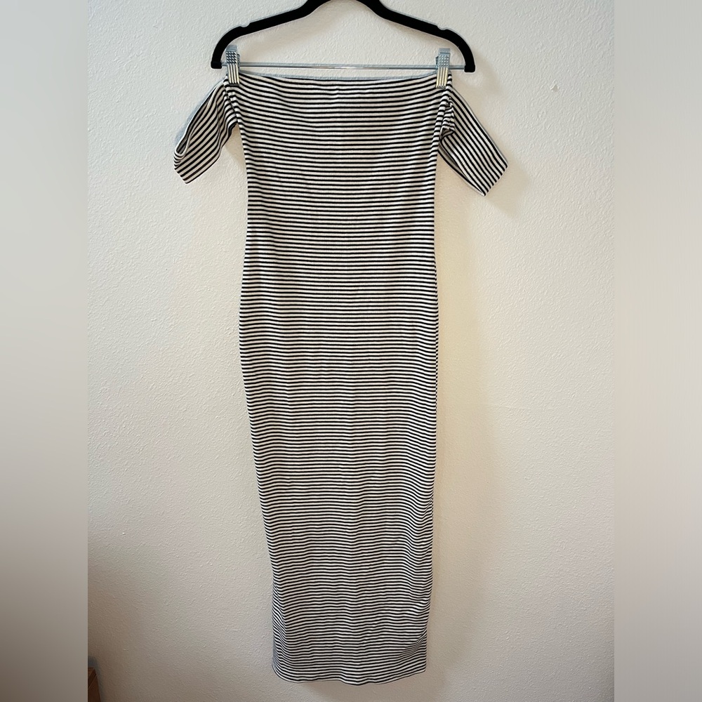 Striped off-the-shoulder bodycon midi dress